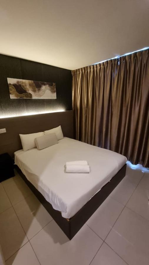 One Point Hotel Kuching Exterior foto