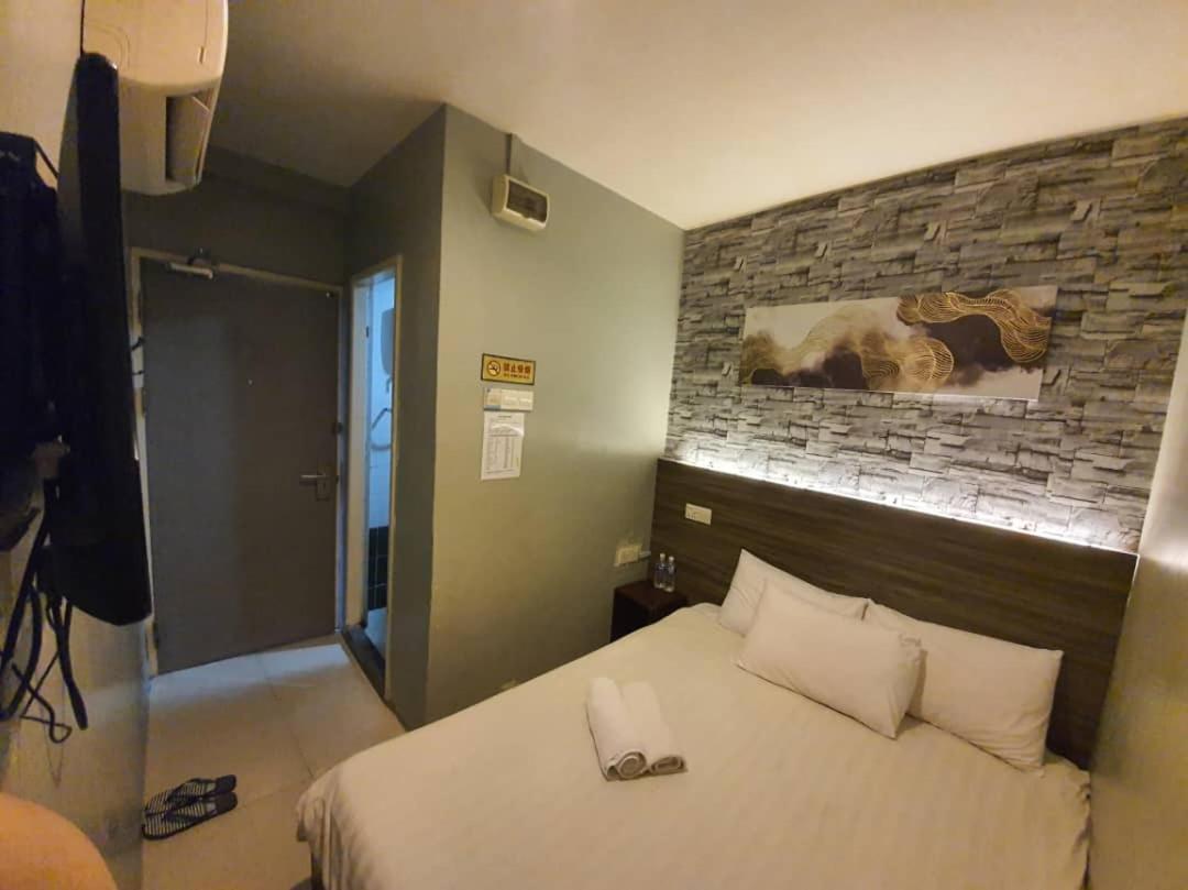One Point Hotel Kuching Exterior foto