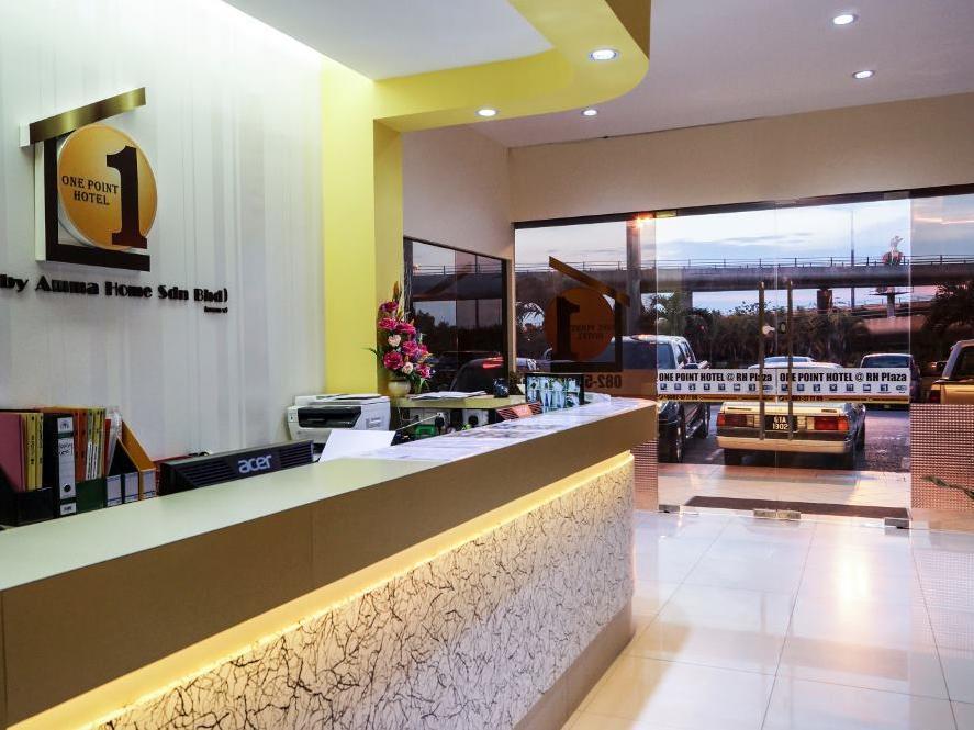 One Point Hotel Kuching Exterior foto