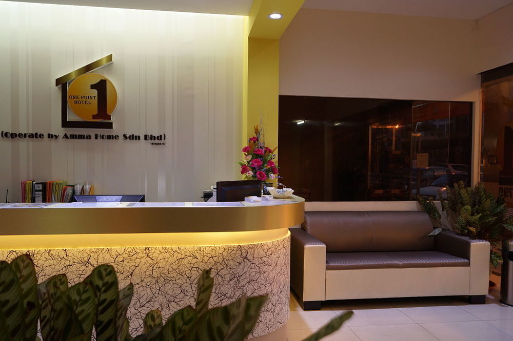 One Point Hotel Kuching Exterior foto